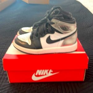 Air Jordan 1 Kids High Top Sneakers